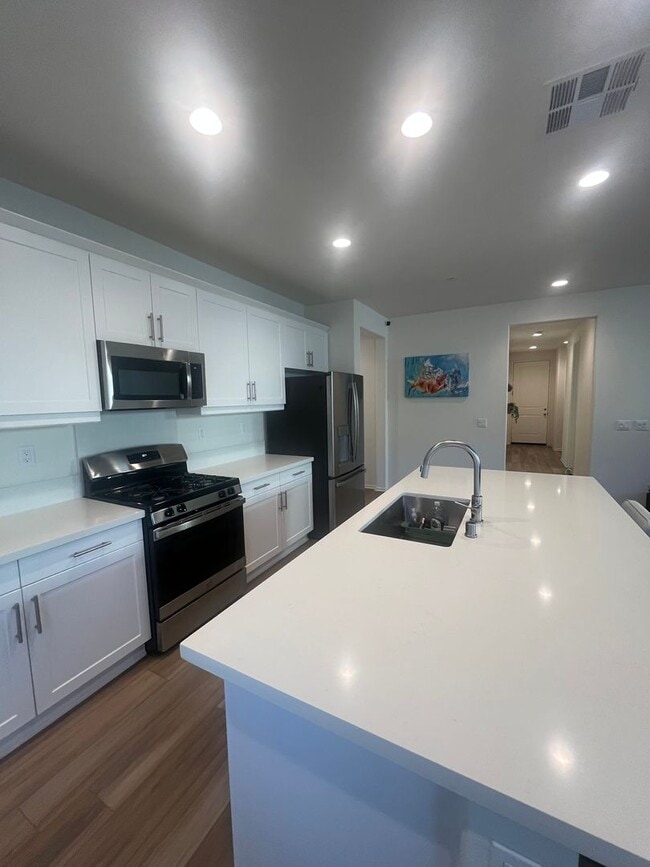 Building Photo - Beautiful Single-Family Home in Terramor