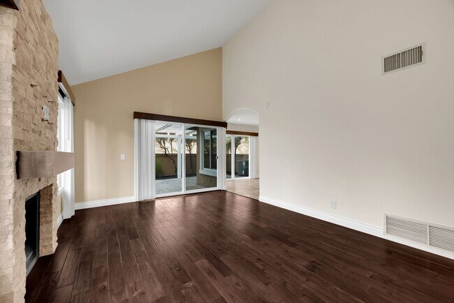 Building Photo - Beautiful 2-Story, 3-Bedroom, 3-Bath Townhome Community Pool