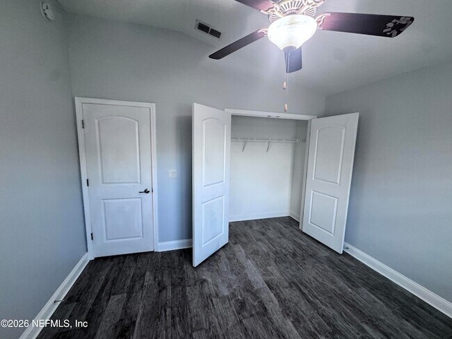 Building Photo - 7565 Westland Oaks Dr