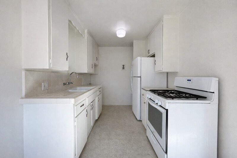 Building Photo - 2028 Wallace Ave