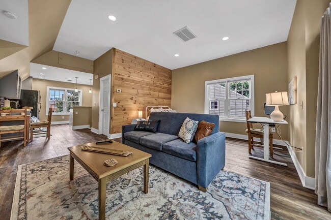Building Photo - Furnished 1-Bedroom Upper Apartment on Main St