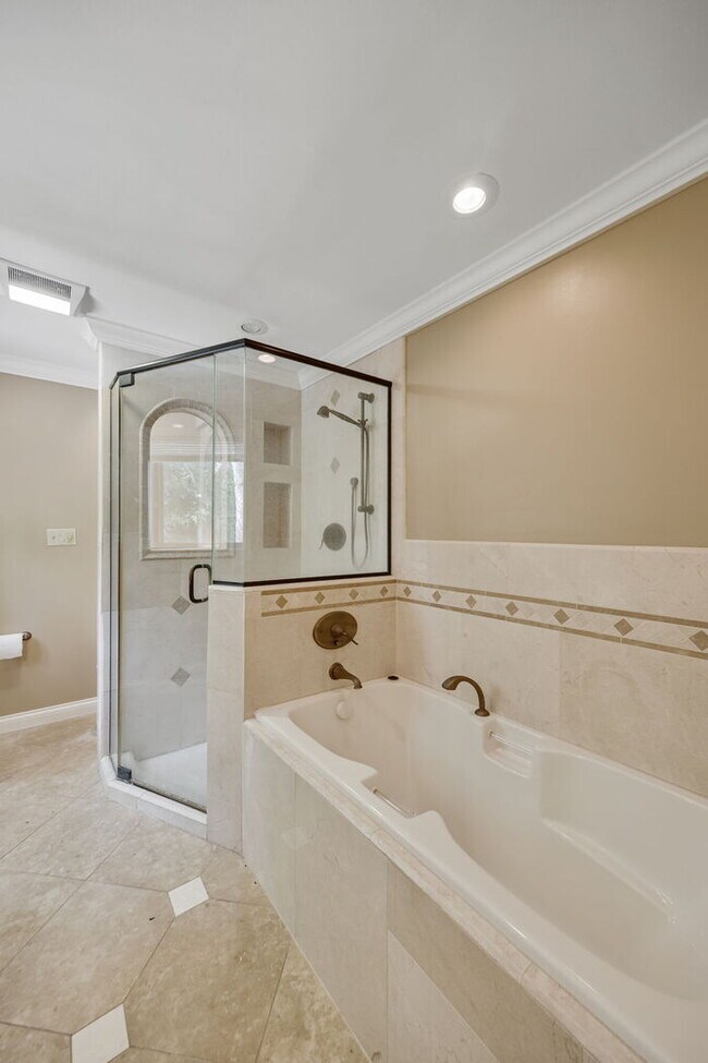 Building Photo - 12819 Huntercreek Rd