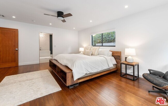 Building Photo - 7826 W 80th St