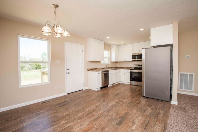 Building Photo - Knoxville 37849 - 3BR/2.5BA home with wash...