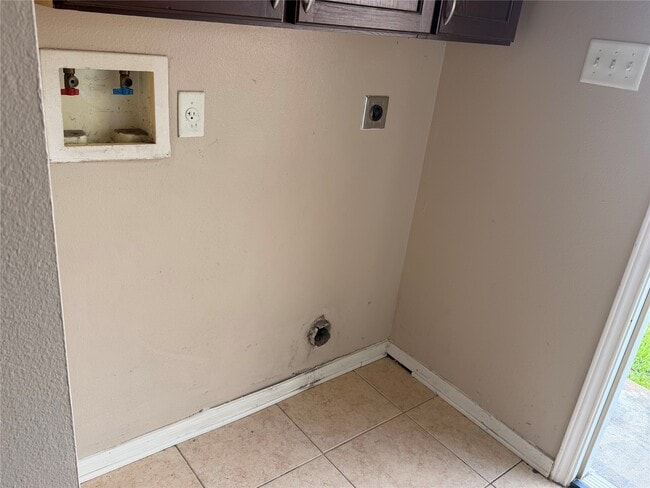 Building Photo - 5334 Tallowpine Terrace