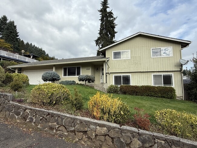 Primary Photo - 32859 NW Overlook St