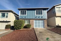 Building Photo - Newly Remodeled 5BR/3BA Home w/ City + Ocean Views in Daly City