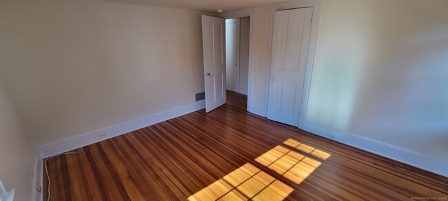 Building Photo - 155 Greenwood Ave