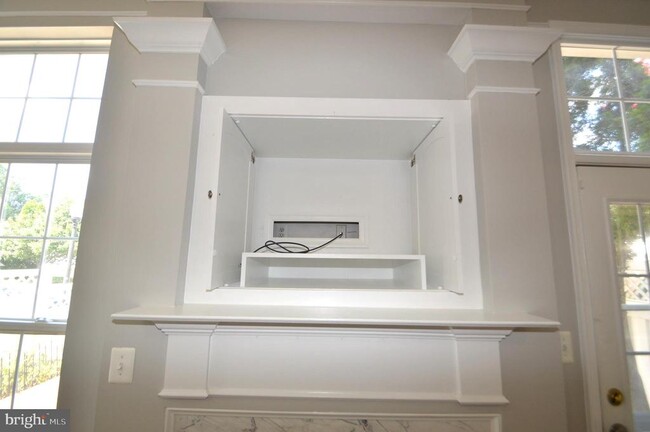 Building Photo - 25492 Freda Ln