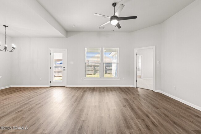 Building Photo - 207 Barnsley Dr