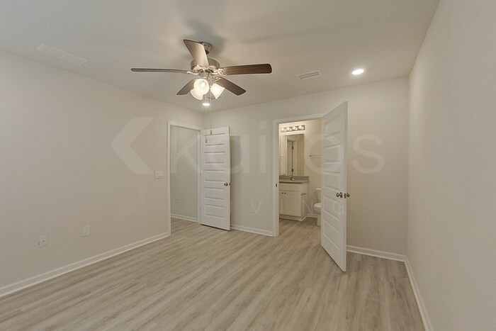 Building Photo - 124 Swallowtail Ln