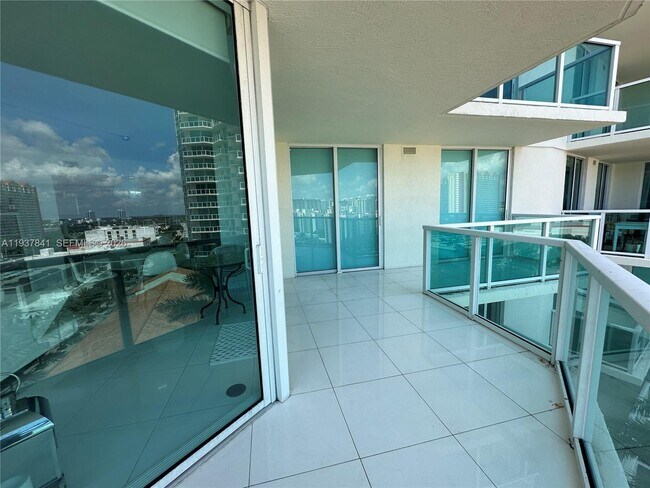 Building Photo - 150 Sunny Isles Blvd