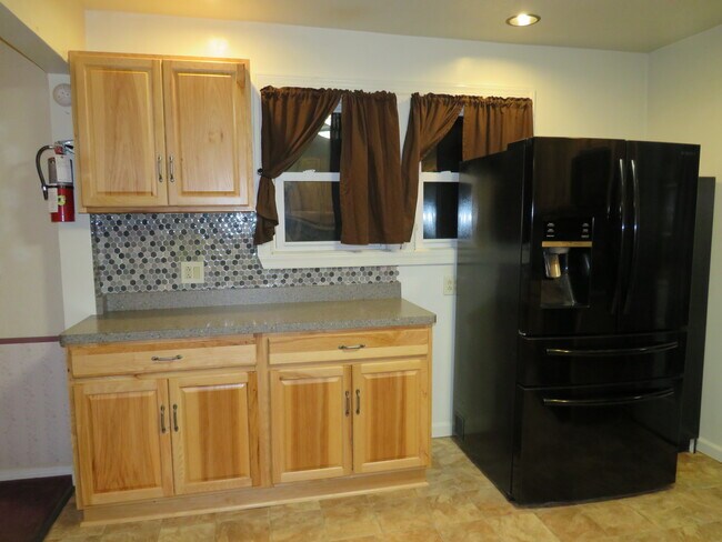 Building Photo - 2002 Cottage Ave