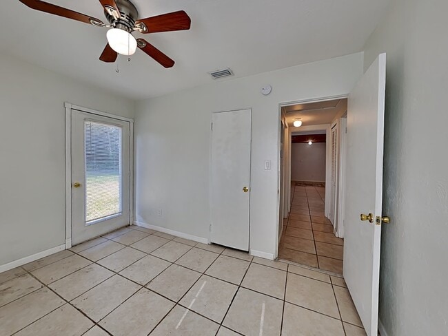 Building Photo - 142 Lynbrook Dr