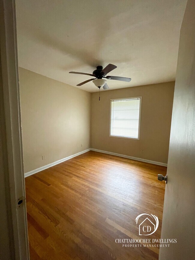 Building Photo - 3135 Leafmore Dr