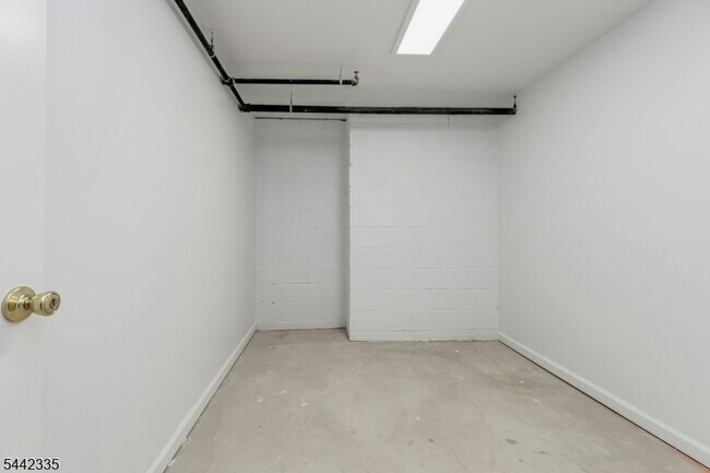 Building Photo - 803 Springfield Ave