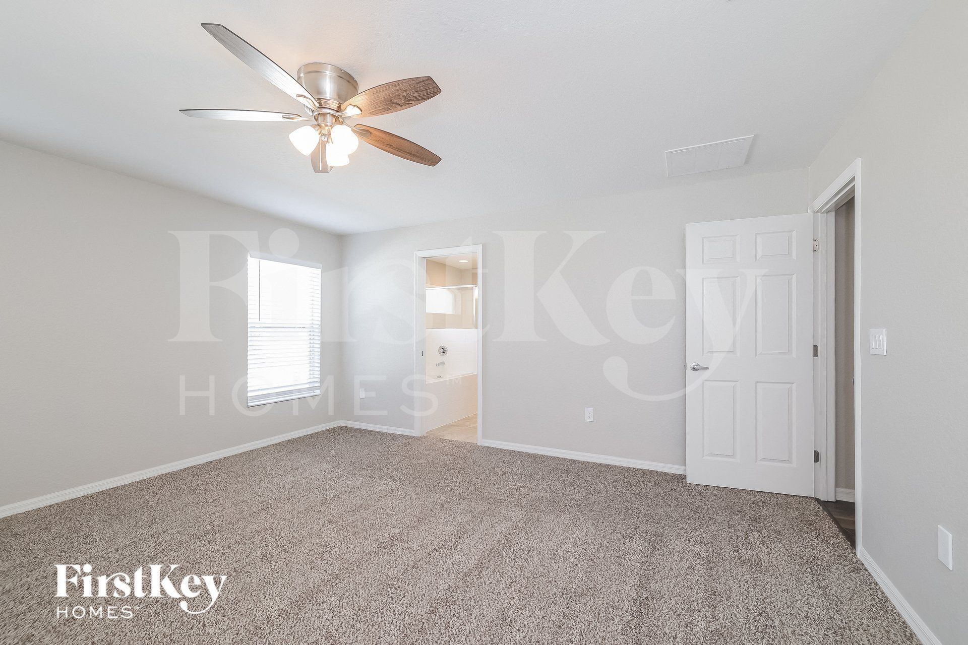 Building Photo - 911 Kingfisher Dr