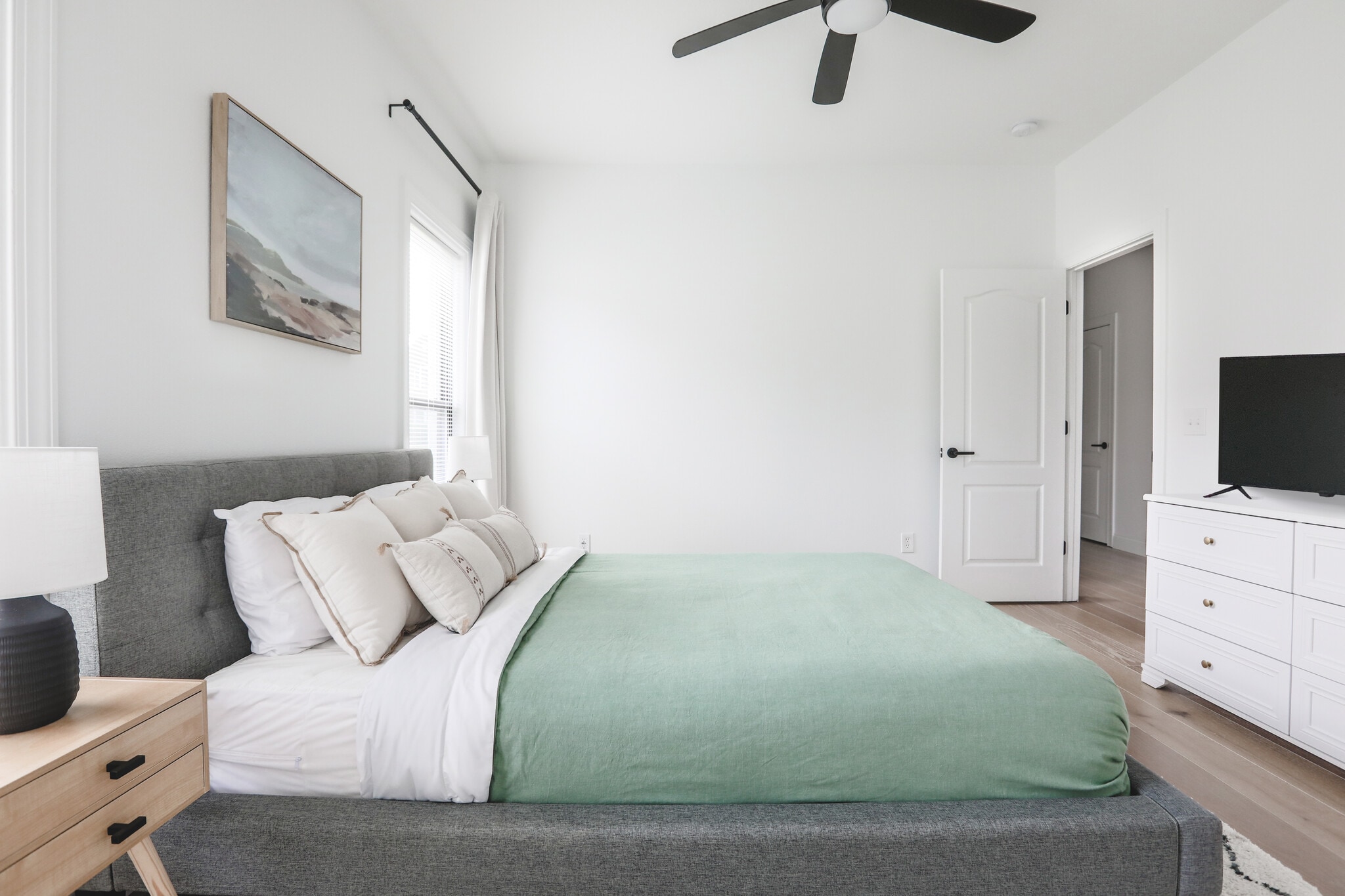 Building Photo - 2010 Merlin Dr