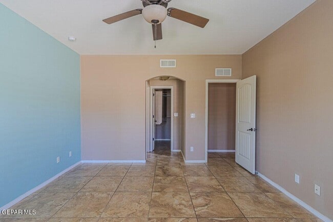Building Photo - 3824 Loma Brisa Dr