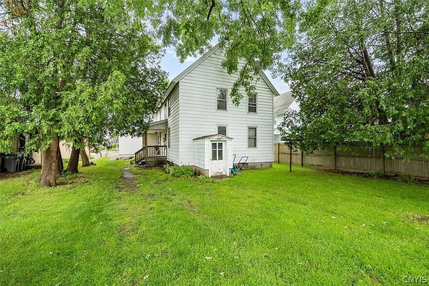 Building Photo - 700 W Dominick St