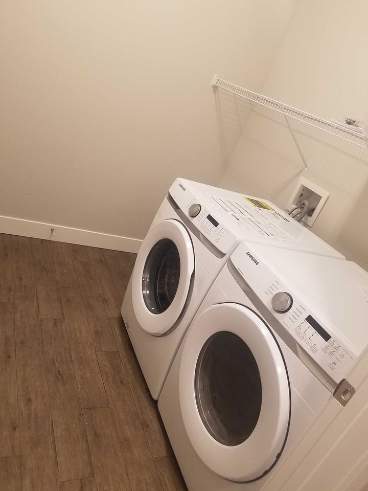 Building Photo - 1831 W Newcastle Ln