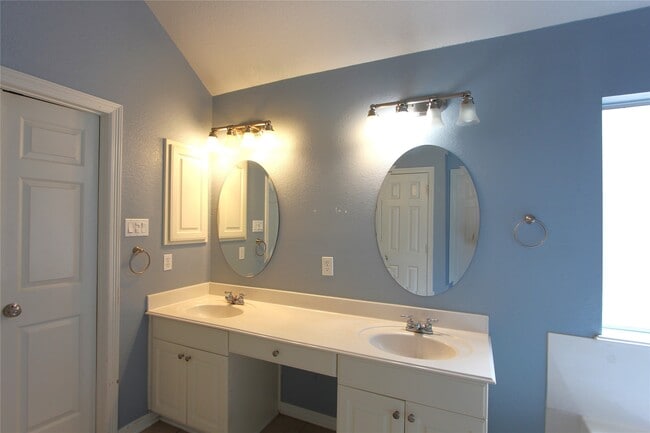 Building Photo - 8719 Preston Field Ln