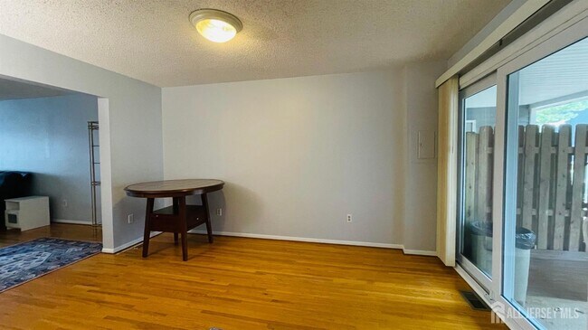 Building Photo - 4702 Hana Rd