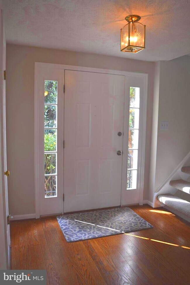 Primary Photo - 1549 Autumn Ridge Cir
