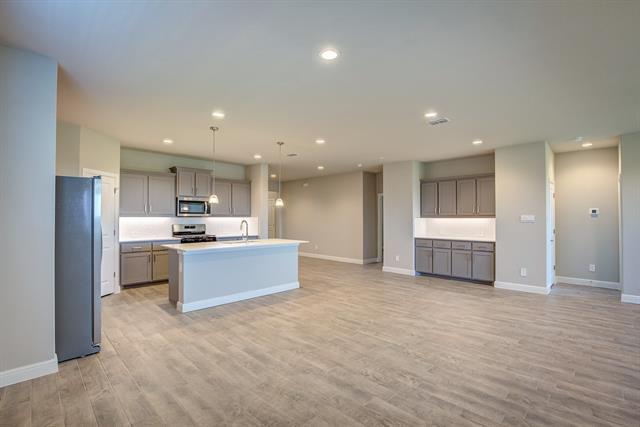 Building Photo - 2213 Dyre Dr