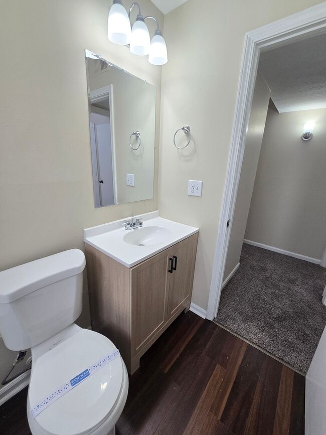 Building Photo - Nice, Recently Renovated, 3 Bedrooms, 1 Bath, Brick Ranch Home available Now! Located on a Cul de...