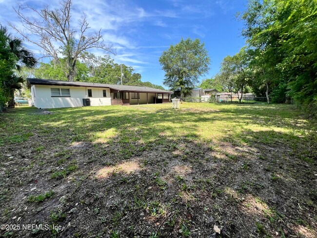 Building Photo - 8105 Santillo Dr