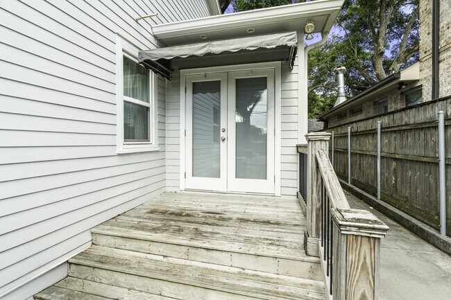 Building Photo - 466 Focis St