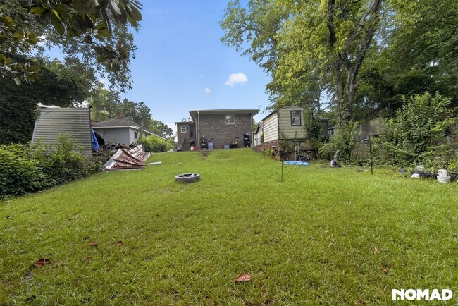 Building Photo - 2205 Willard St