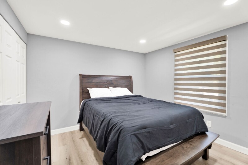 Building Photo - 6 Roanoke Ln