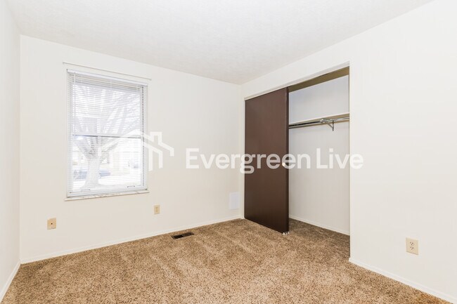 Building Photo - 8615 Baton Rouge Dr