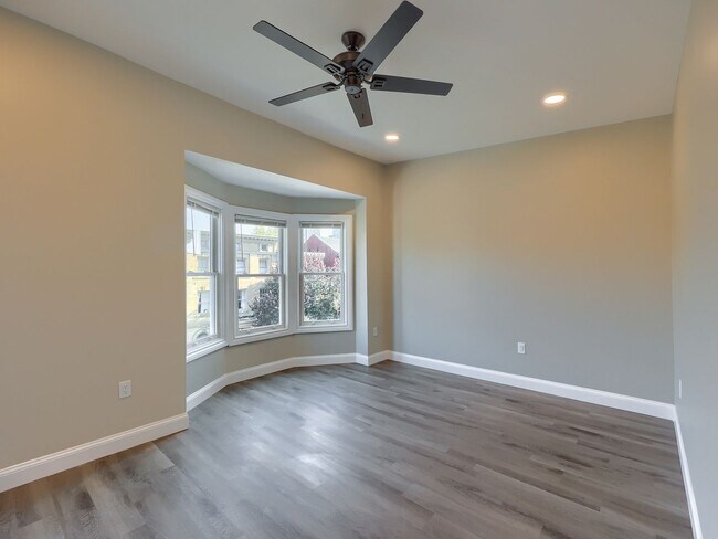 Building Photo - 612 N 2nd St