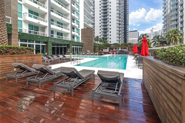 Building Photo - 1080 Brickell Ave