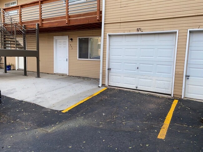 Building Photo - 571 Winnie Way