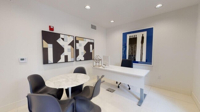 Building Photo - 4250 Glencoe Ave