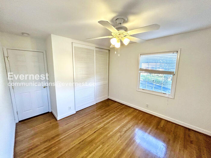 Building Photo - 409 Ferncliff Dr