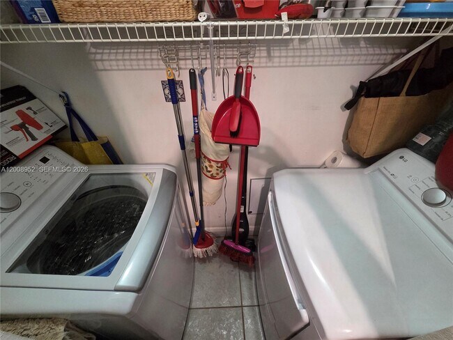 Building Photo - 10795 SW 108th Ave