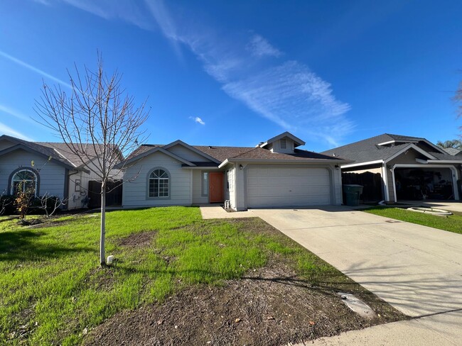 Building Photo - Move in ready 3-bedroom single story home!