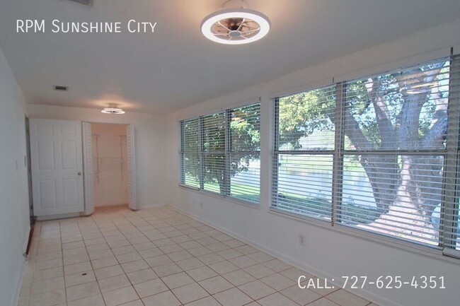 Building Photo - Charming 2+1 Bedroom Home with stunning wa...