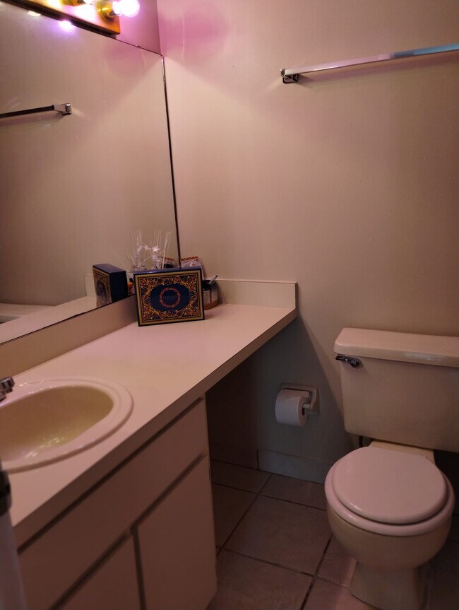 2nd Bath - 2213 Waterleaf St