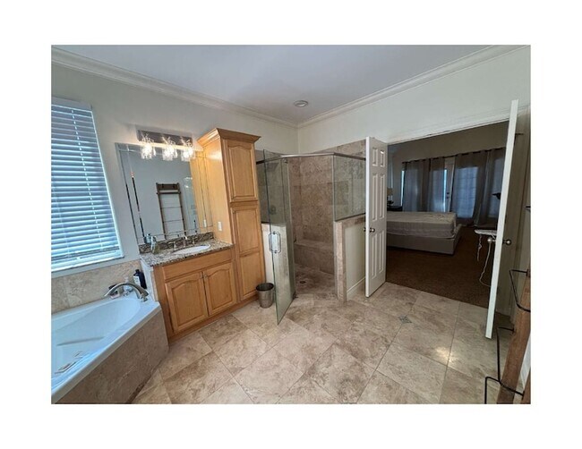 Building Photo - 1306 Birdsall St