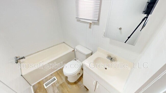 Building Photo - 125 Brookstone Dr