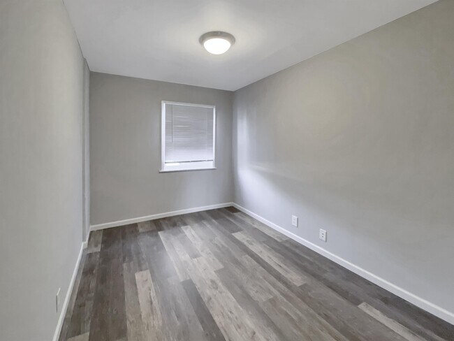 Building Photo - 1175 Ferguson Ave