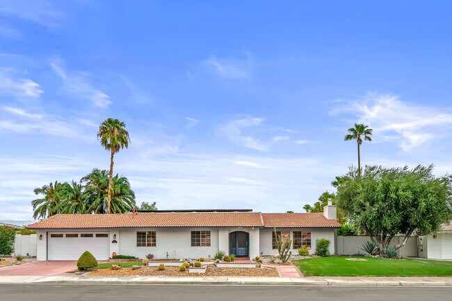 Building Photo - 912 N Camino Condor