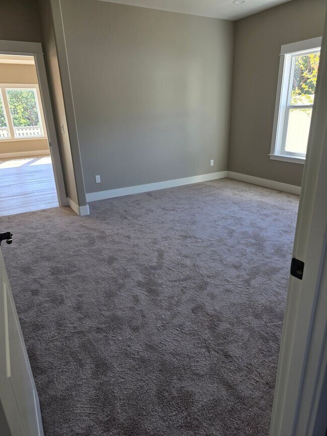 Building Photo - 3 bed 2 bath Brand-New Custom-Built- Home