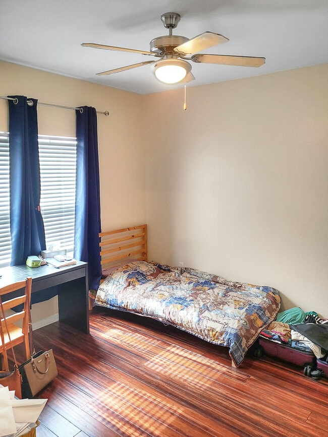 Building Photo - 2505 San Gabriel St